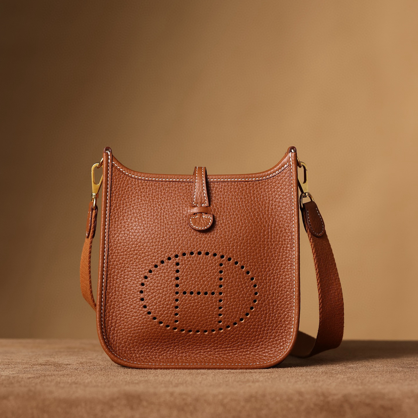 頂級復刻高仿Hermes bag 手袋 Evelyne16系列金棕色金扣