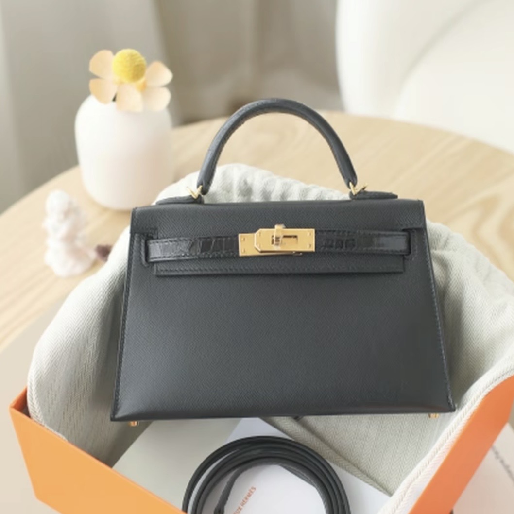 Hermes Kelly II Madame gold hardware handbag