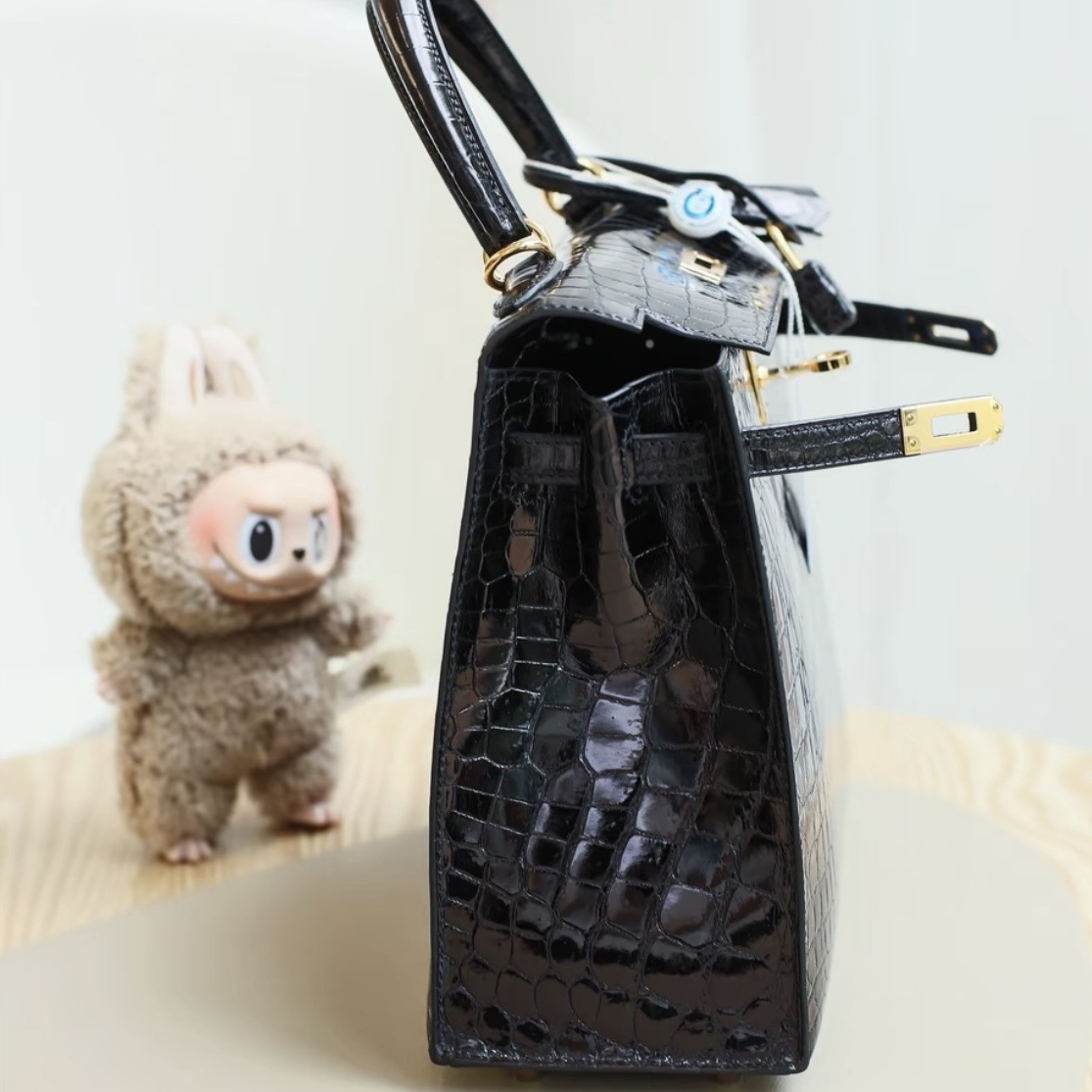 Hermes Kelly 25 gold hardware handbag (Two point)