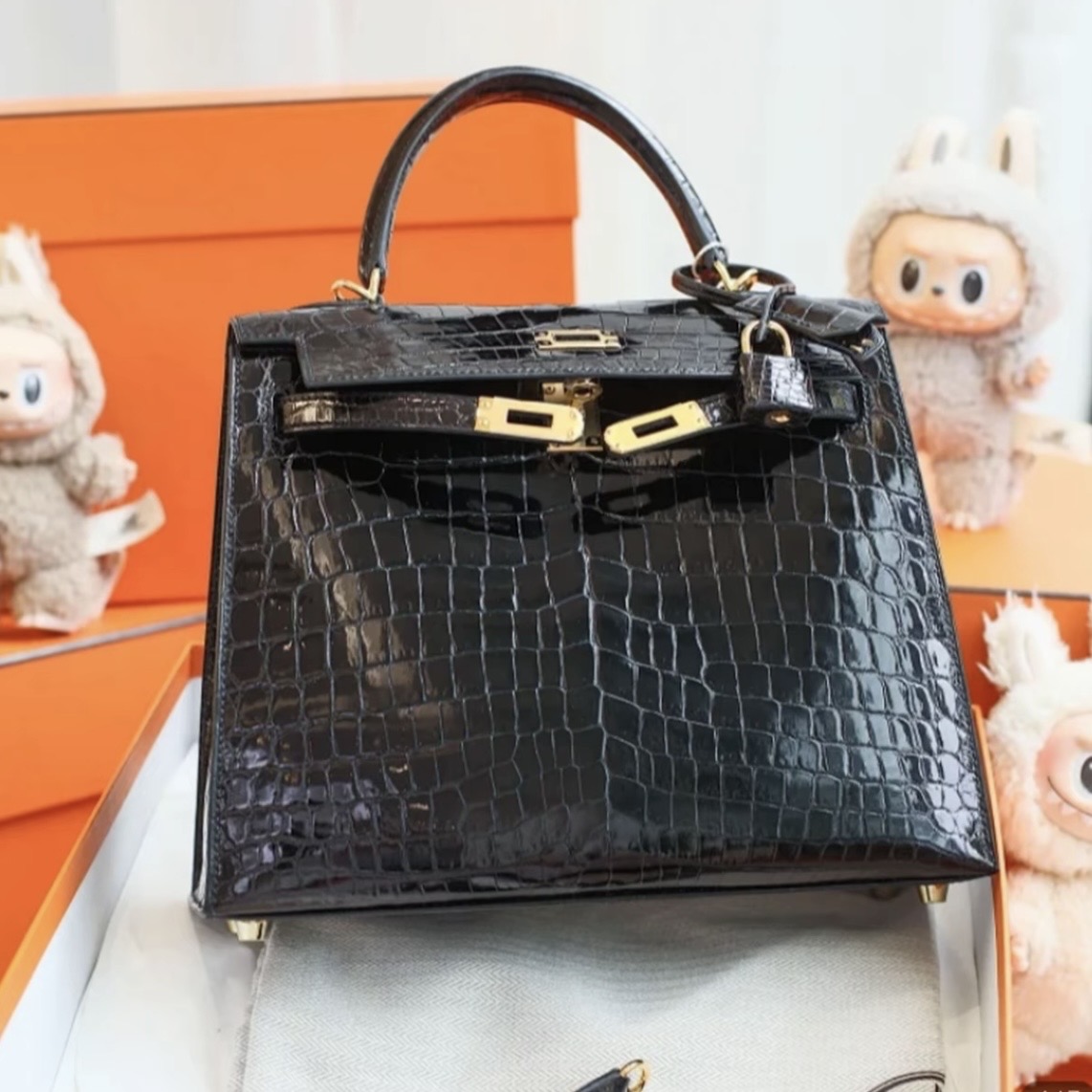 Hermes Kelly 25 gold hardware handbag (Two point)